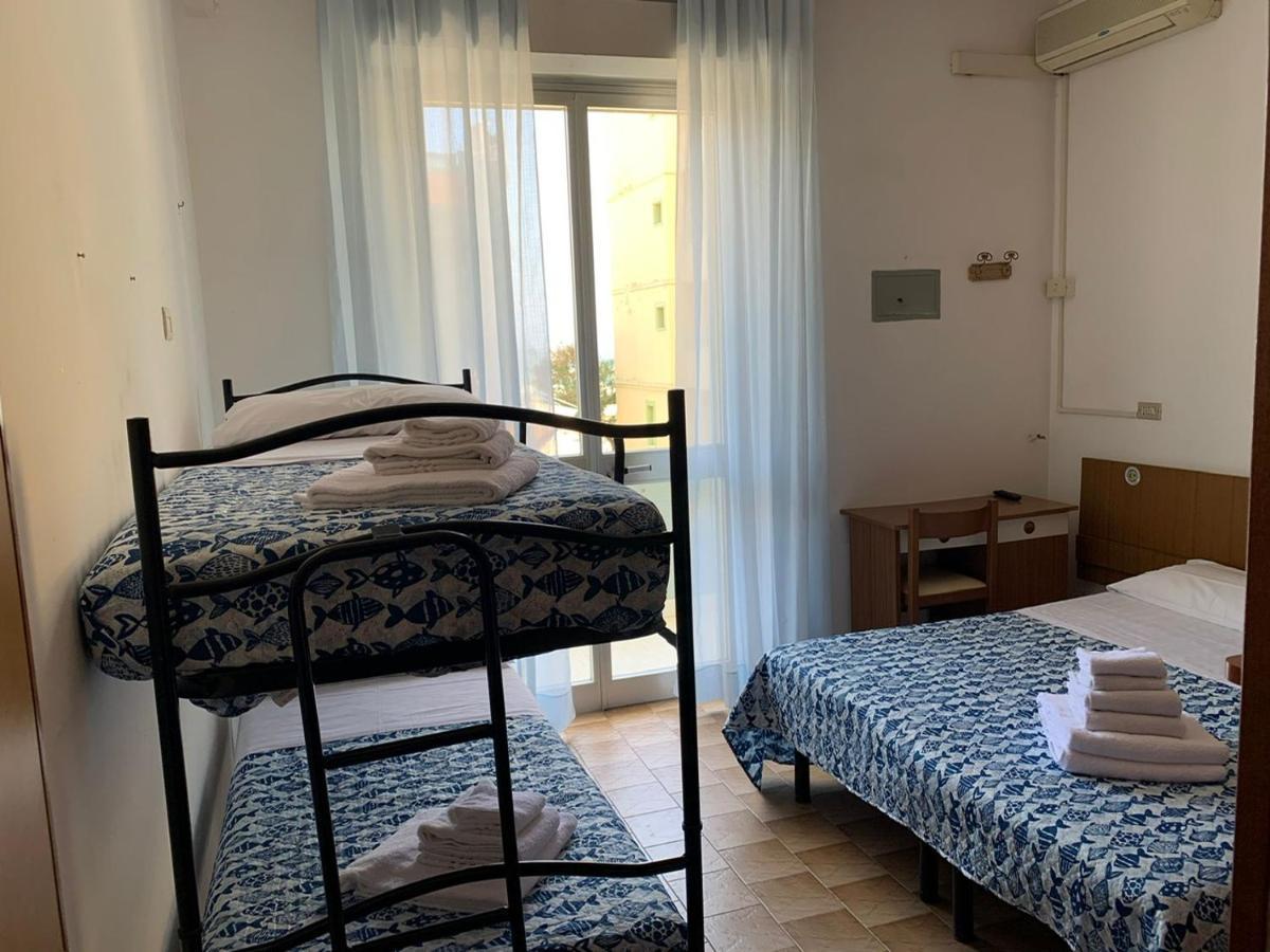 Hotel Estense Ρίμινι Εξωτερικό φωτογραφία