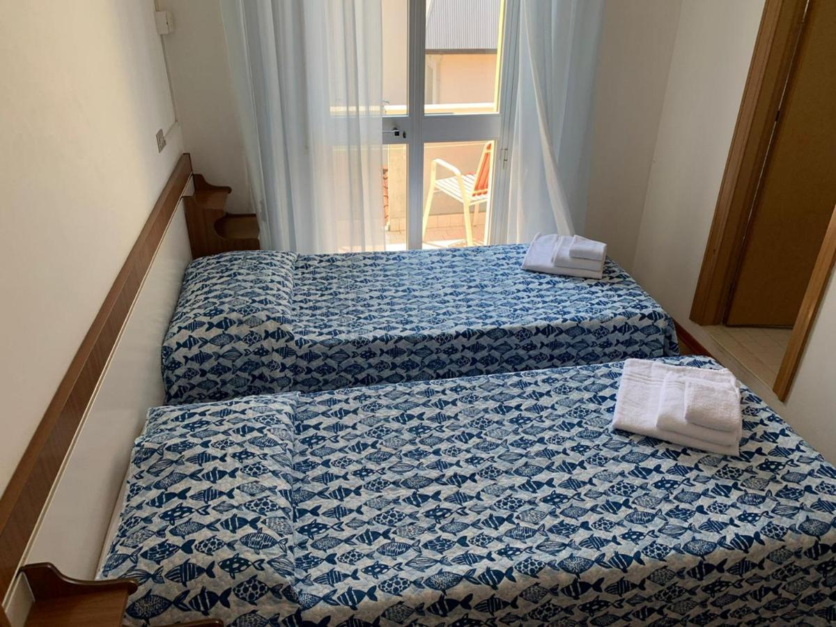 Hotel Estense Ρίμινι Εξωτερικό φωτογραφία