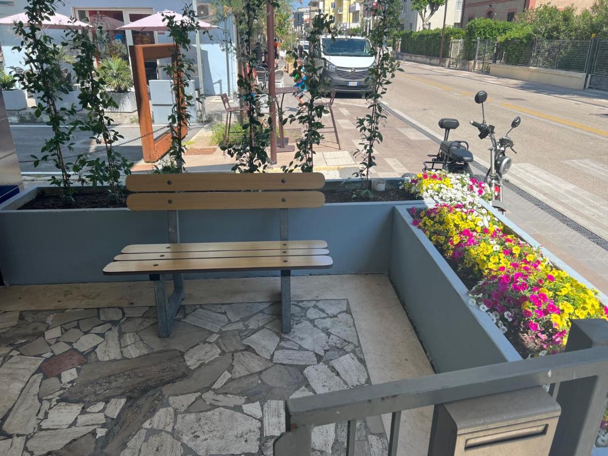 Hotel Estense Ρίμινι Εξωτερικό φωτογραφία